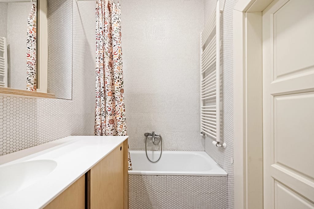 Hochwertig renoviertes Albau-Juwel in Gohlis-Süd in Leipzig 3 Architektur - Immobilie - Badezimmer 3