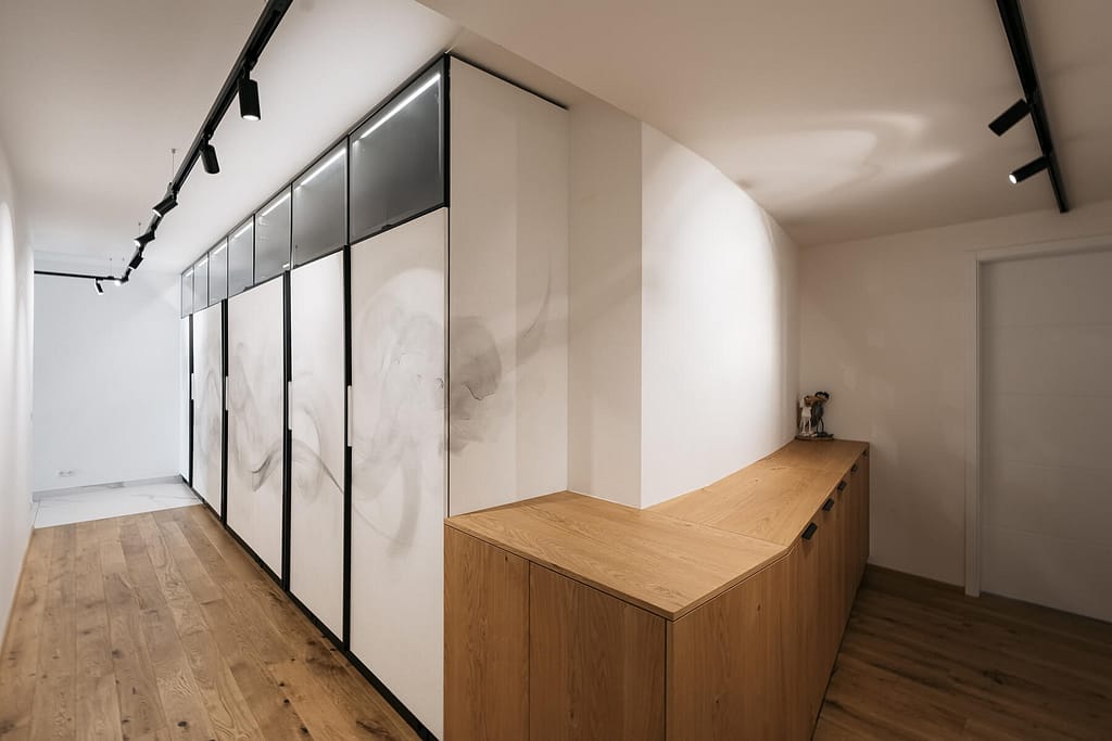 Moderne Wohnung mit stylischer Ästhetik in Berlin-Steglitz nahe Schlachtensee 11 Architektur - Immobilie - Flur 1