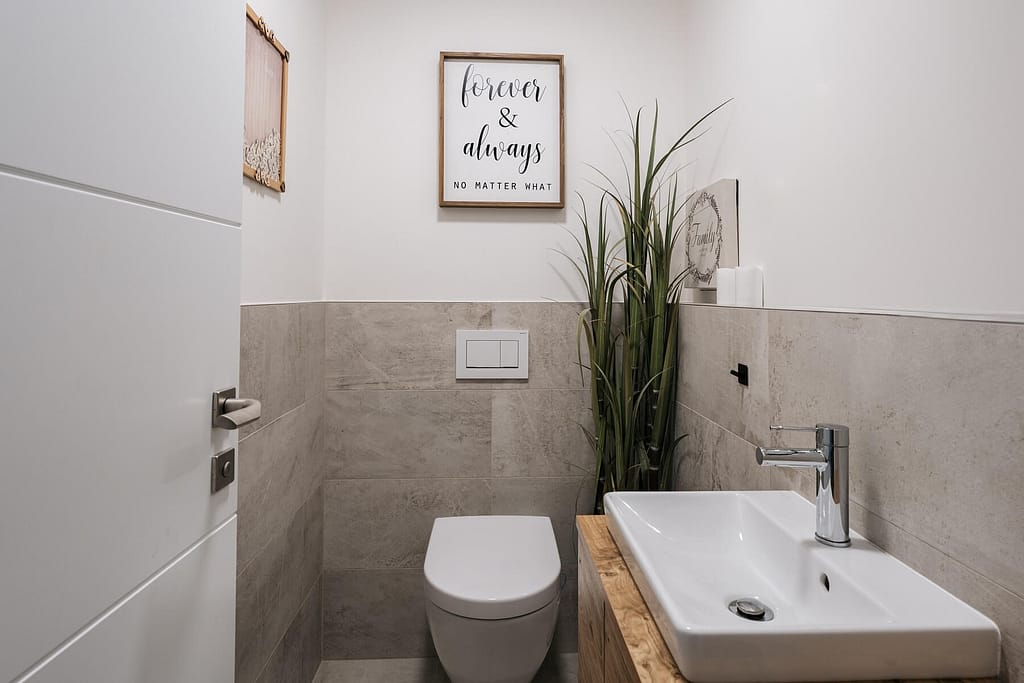 Moderne Wohnung mit stylischer Ästhetik in Berlin-Steglitz nahe Schlachtensee 13 Architektur - Immobilie - Gaeste WC