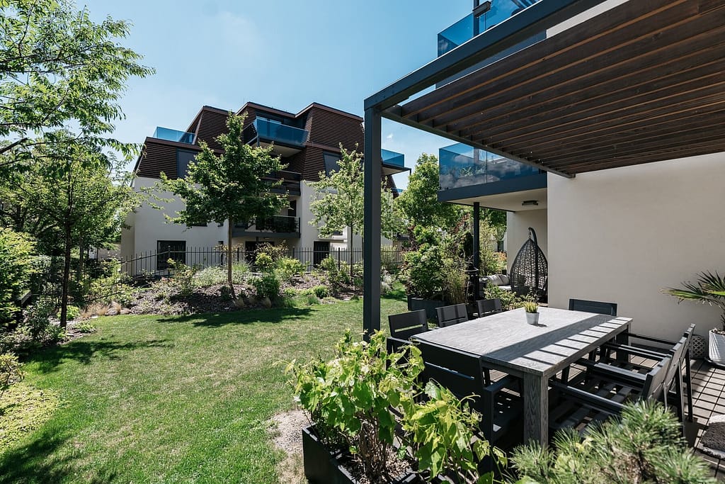 Moderne Wohnung mit stylischer Ästhetik in Berlin-Steglitz nahe Schlachtensee 14 Architektur - Immobilie - Garten 2