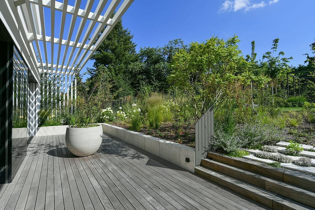 Idyllische 5-Zimmer-Gartenwohnung mit Townhouse-Charakter in Berlin-Grunewald 7 Architektur - Immobilie - Terrasse 4