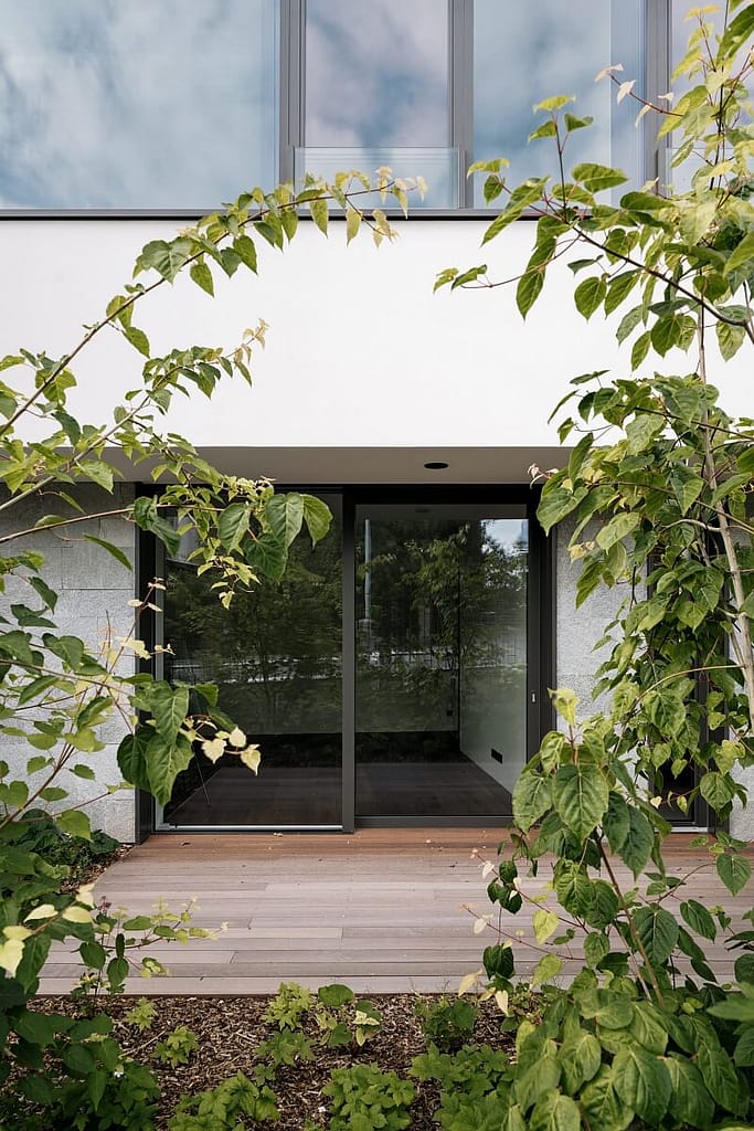 Wohnung mit Privatgarten in Bestlage von Berlin-Wilmersdorf 8 Architektur - Immobilie - Terrasse und Wohnzimmer